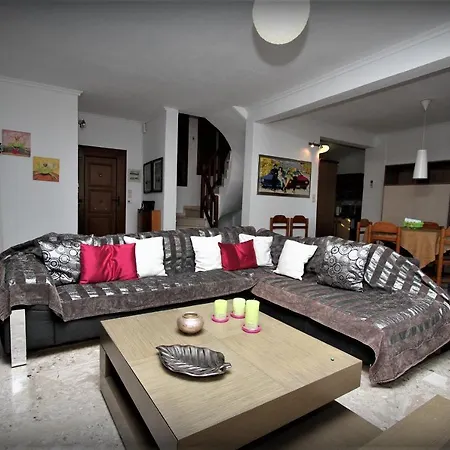 Villa Eleni Vilă